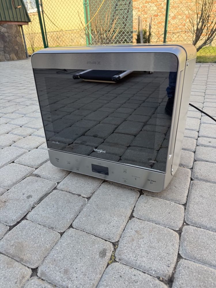 Мікрохвильова Whirlpool MAX 38