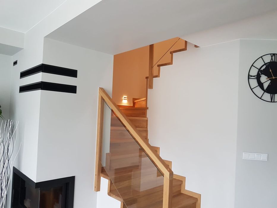 Schody dębowe z balustradą szklaną Wycena Gratis !
