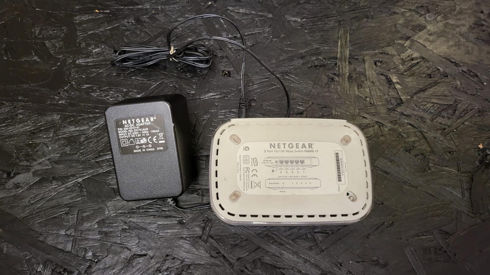 Switch FS605 v3 Netgear