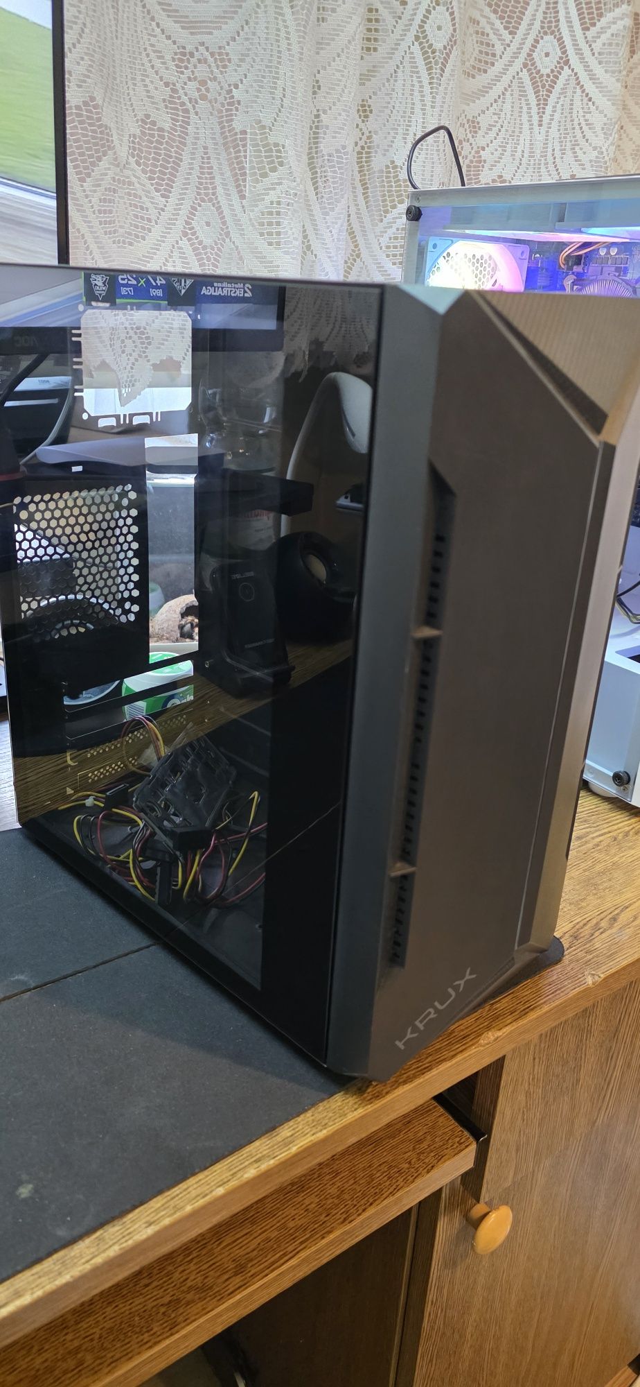 Obudowa Krux Astro Midi Tower czarny