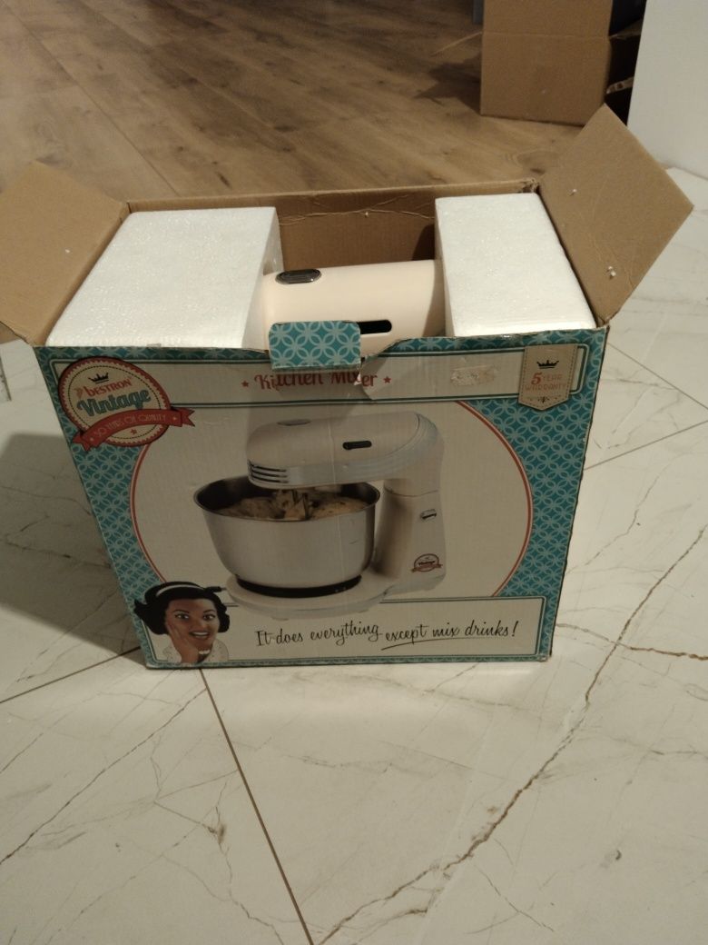 Robot kuchenny, robot z misą, mikser