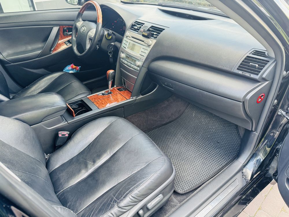 Продам Toyota Camry 2008 рік 3.5 газ/бензин в ідеальному стані!