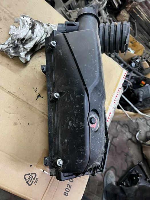 Корпус фільра повітряного Мерседес МЛ 163 дизель