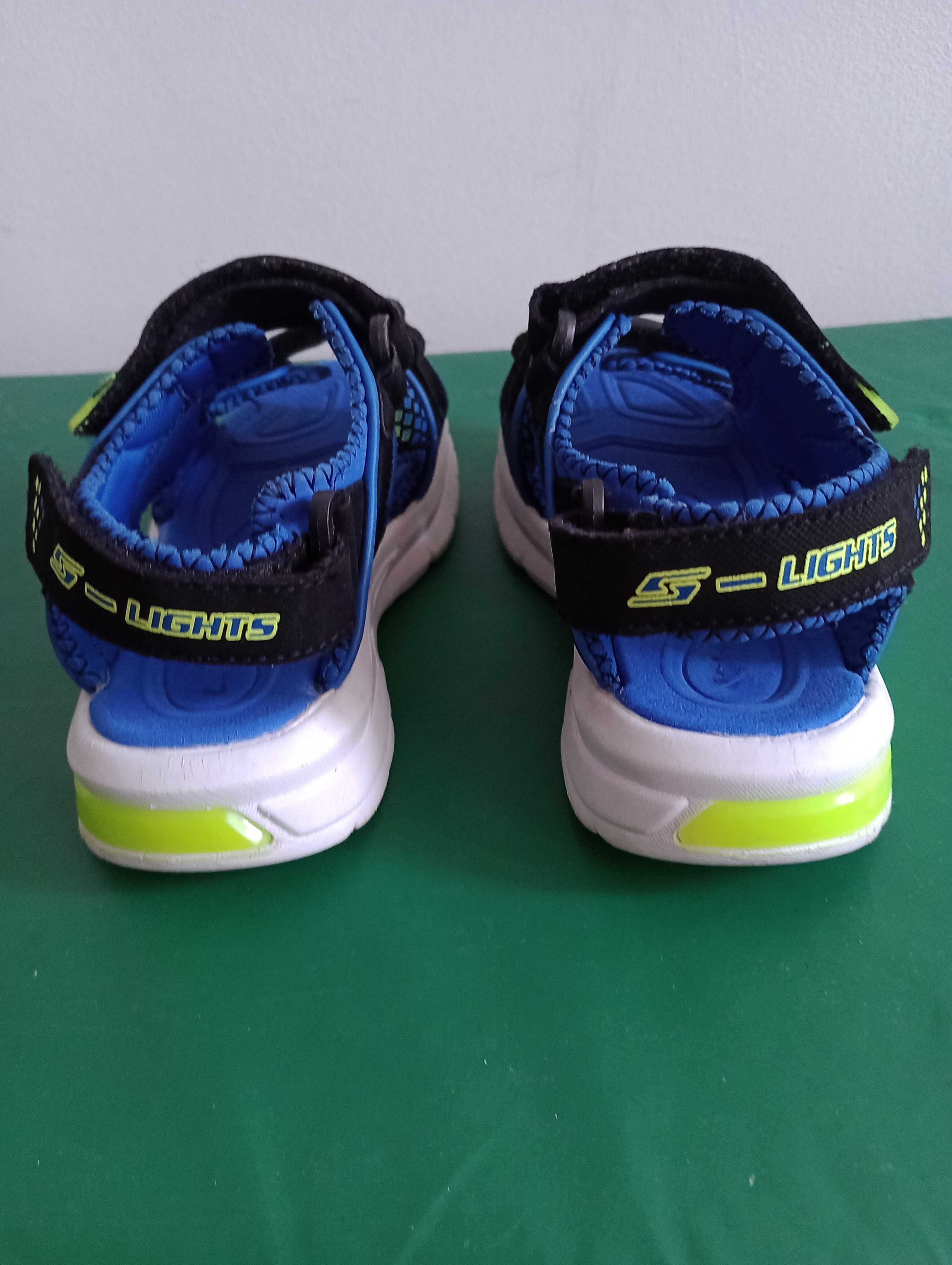 Sandały dziecięce szybkoschnące Skechers rozmiar 30.