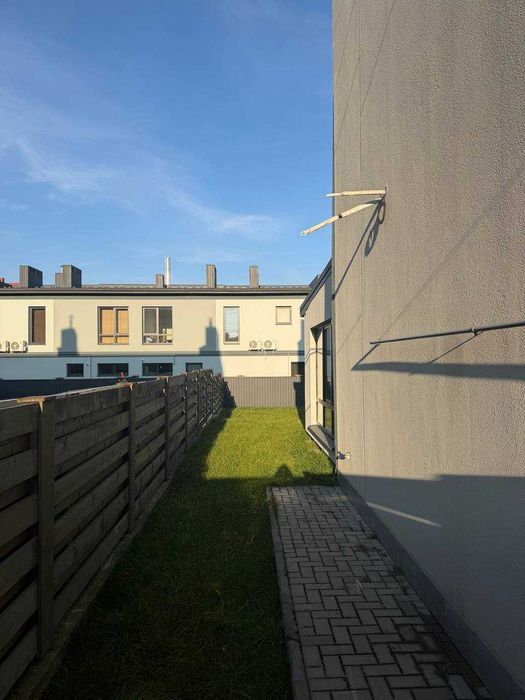 Продам зданий таунхаус в Крихівцях з чорновим ремонтом у закритому ЖК