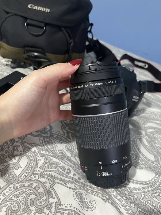Canon 1200D + 2 objetivas + cartao memória + carregador + bolsa