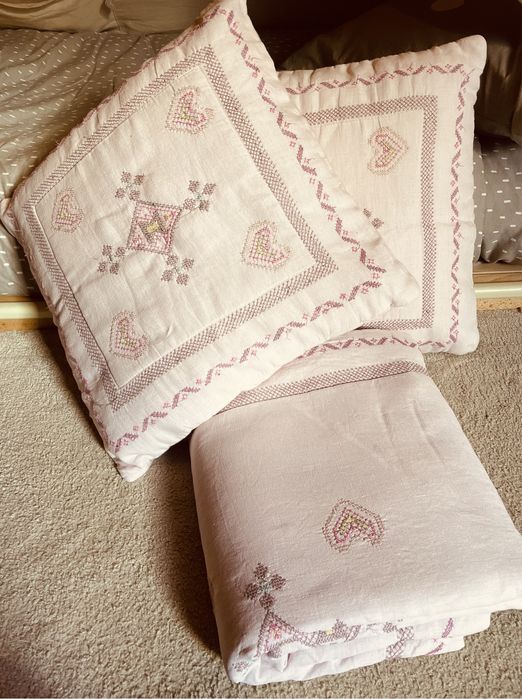 Conjunto colcha e almofadas