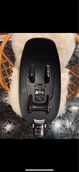 Fotelik Cybex Aton M i-size z baza isofix M i- size kolor Urban black