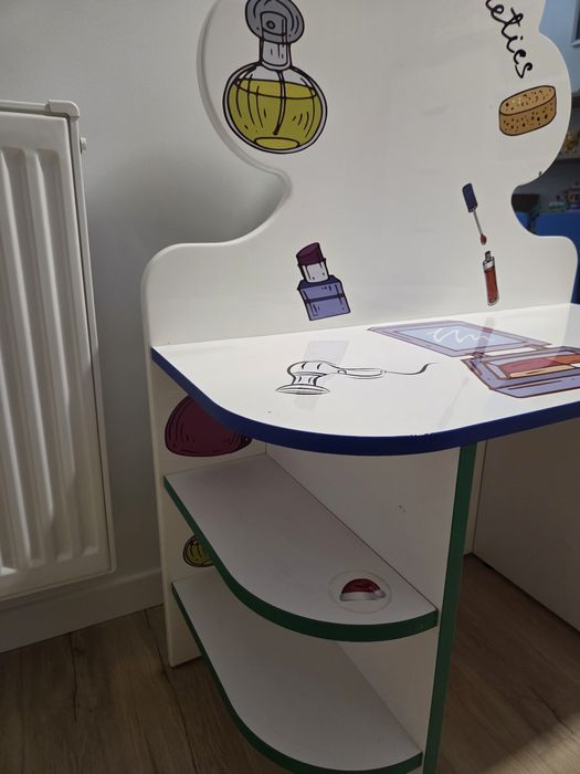 Toaletka drewniana biała idealna na prezent