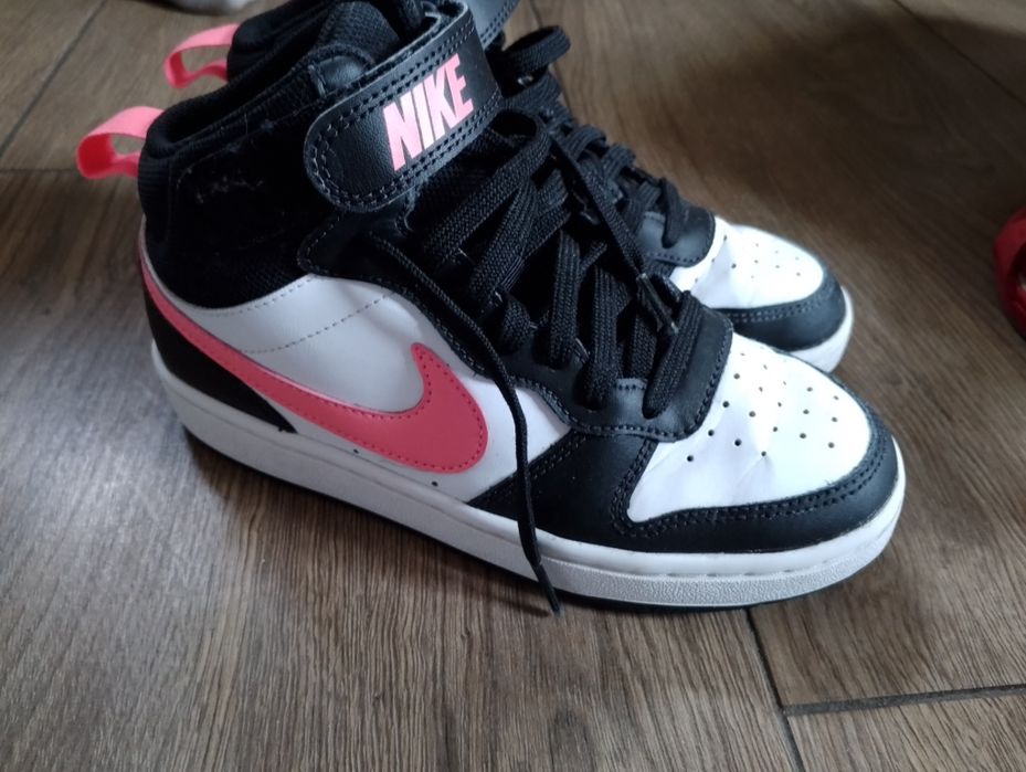 Nike Court Borough Mid 2