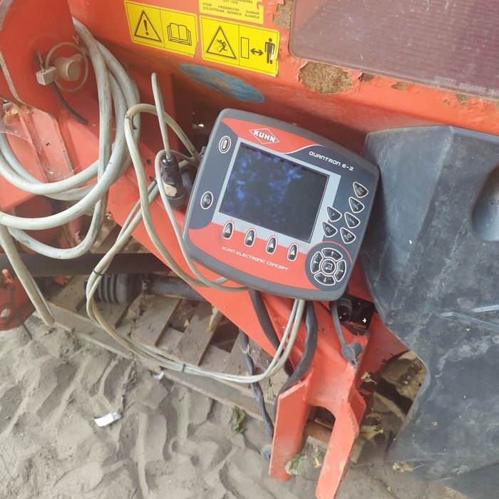 Rozsiewacz Kuhn Rauch Axis 40.2w 2018 waga komputer amazone sulky