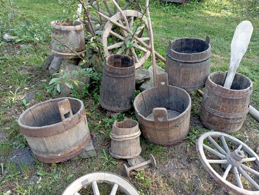 Продам,бочки,маслобійка,колеса лопати вили,кочерги,корита