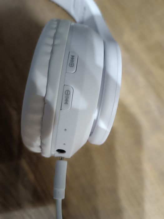 Słuchawki bezprzewodowe składane z podświetleniem Led