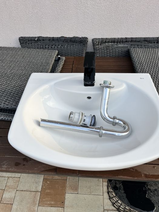 Umywalka łazienkowa Roca+bateria