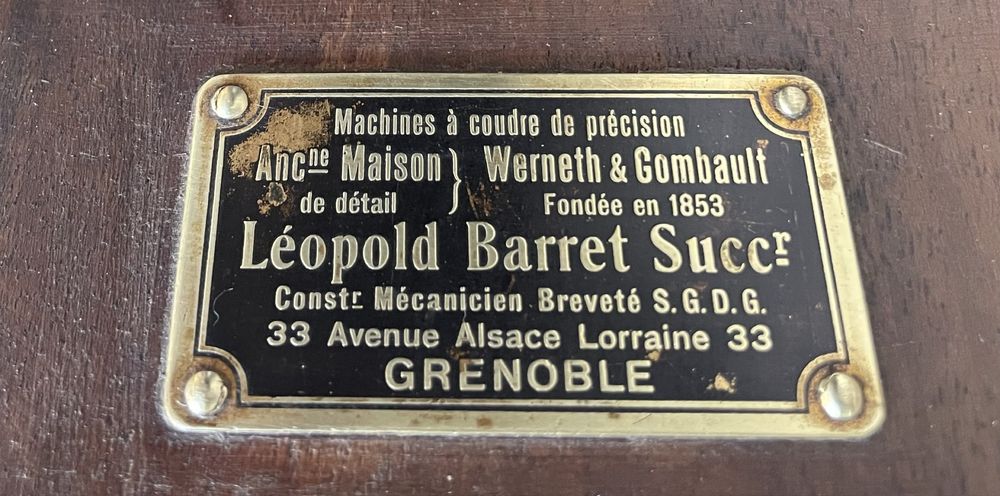 Máquina de costura Barrett, restaurada