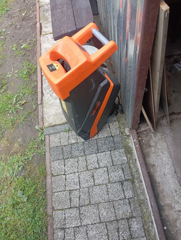 Rozdrabniacz do gałęzi Jandy 2500w