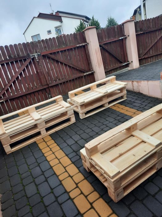 Meble ogrodowe z palet składane ławki