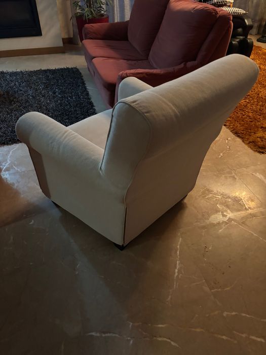 Sofá pequeno de sala