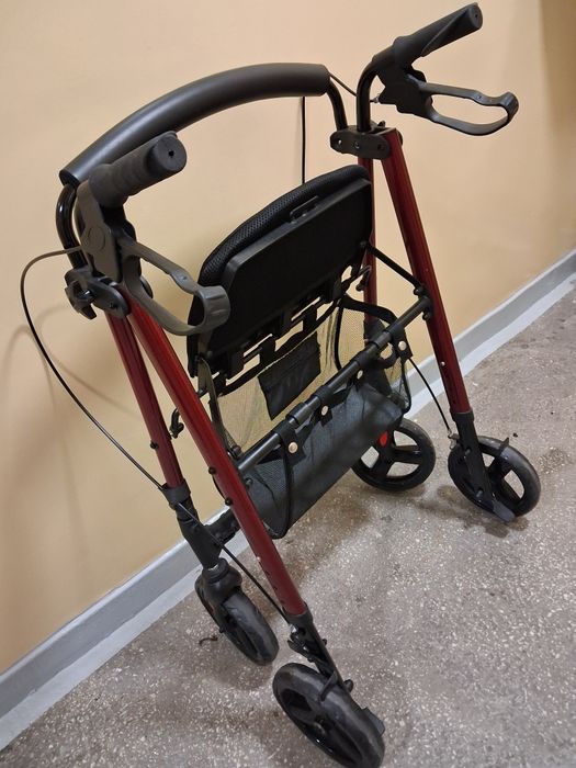 Lekki chodzik dla seniora