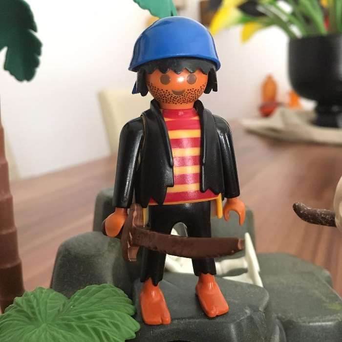 Brinquedo Playmobil: Ilha Pirata c/ Boneco + Acessórios