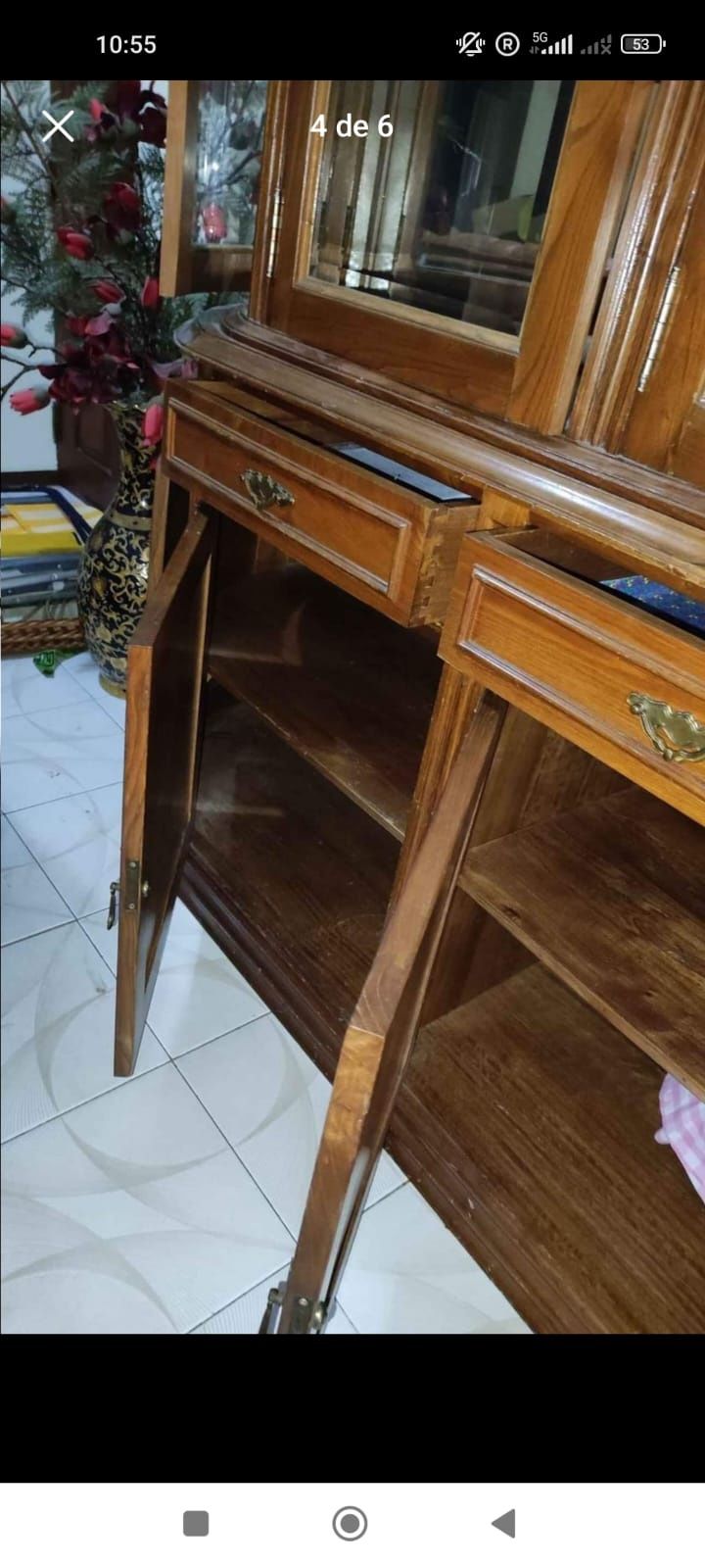 Cristaleira com móvel