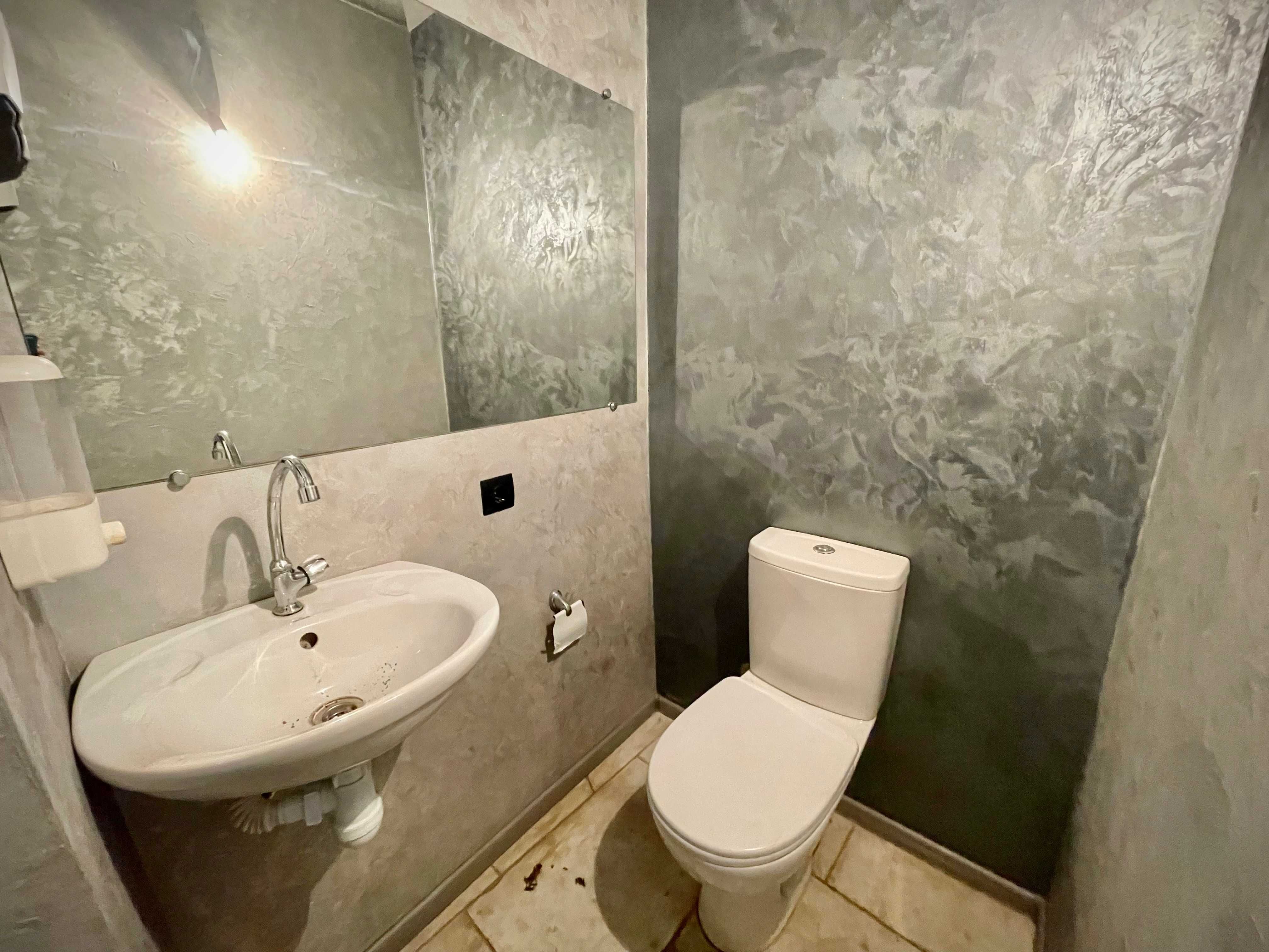 Продаж комерційного приміщення за 465 дол за м.кв.!