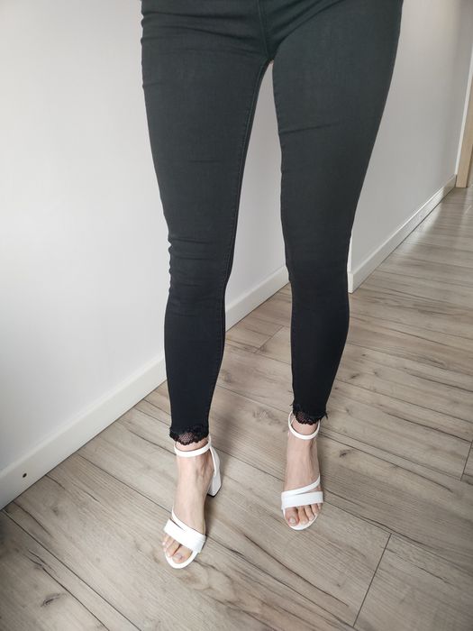 Goodies czarne rurki z koronką w nogawce XS