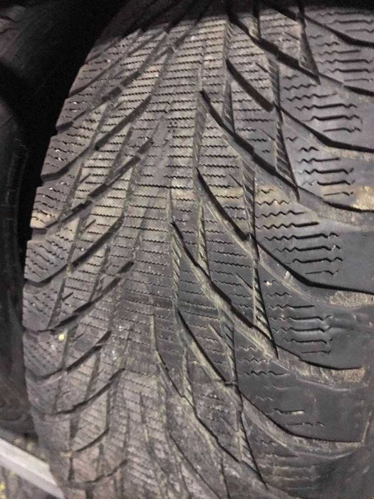 Зима 275/50/20 Nokian Hakkapeliitta 8 б/у зал 9,5мм Резина шины