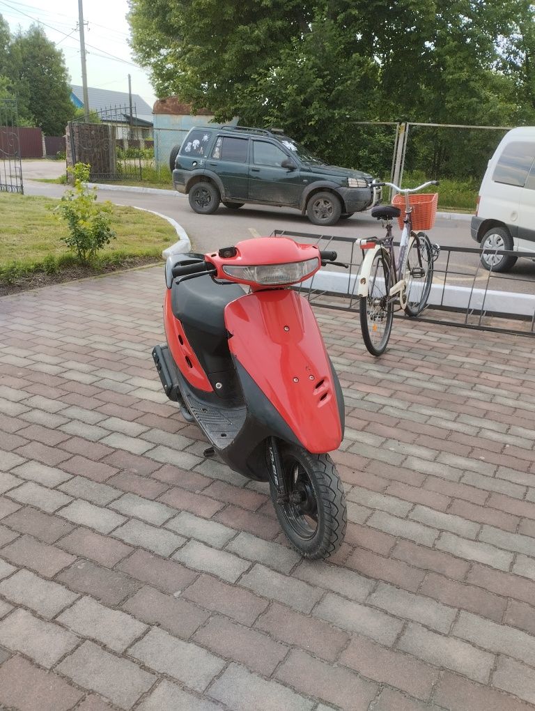 Продаєця скутер Хонда. Діо 28