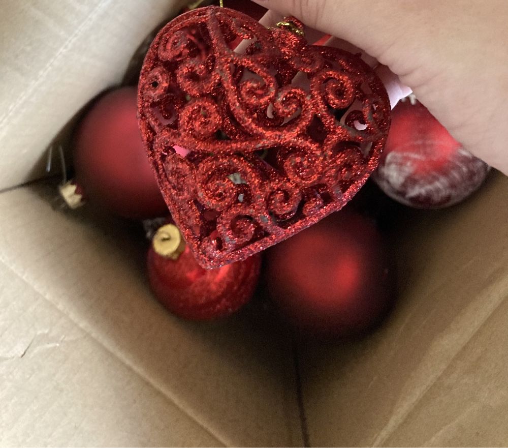 Продам коробку елочных игрушек