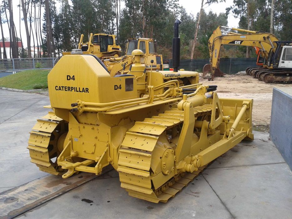 Buldozer D4 Antiguidade