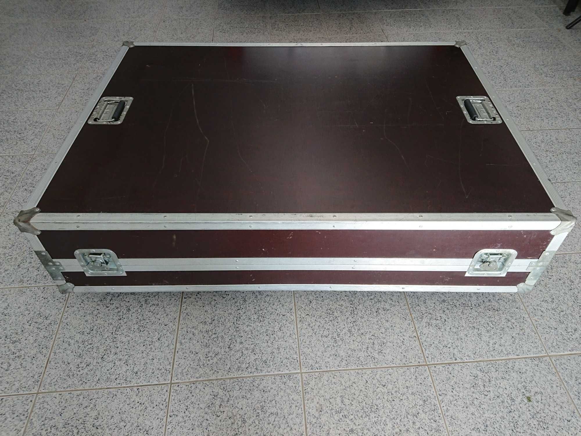 Mesa de som yamaha + case