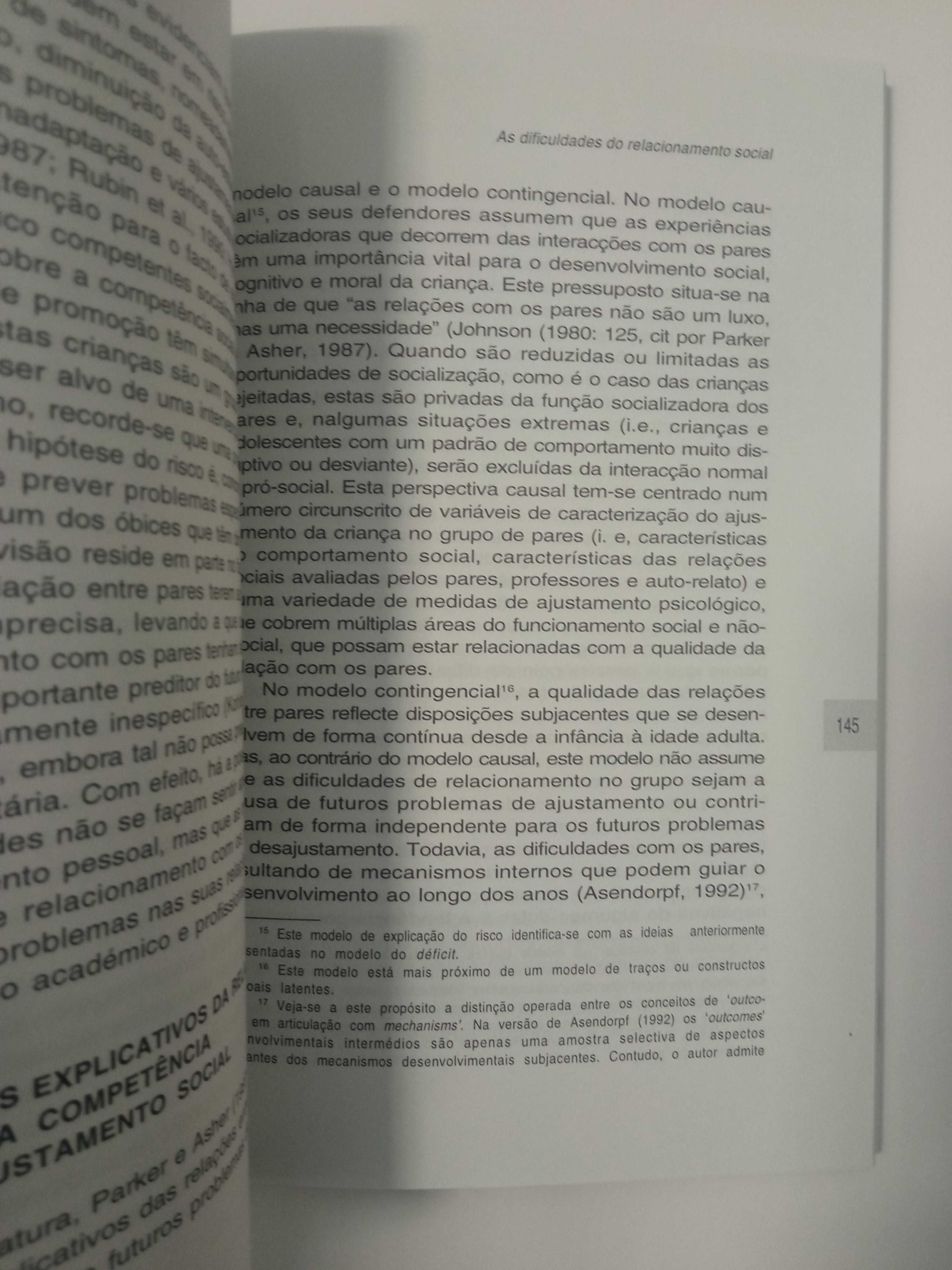 As relações entre pares em idade escolar, de Ana Tomás de Almeida