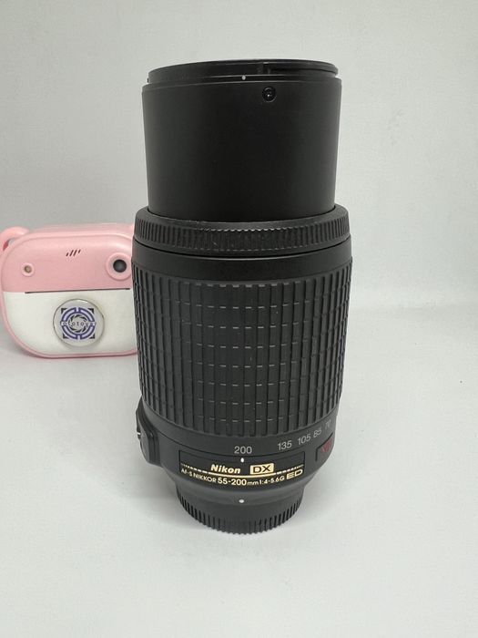Об'єктив Nikon AF-S 55-200 mm f/4.0-5.6 ED VR DX