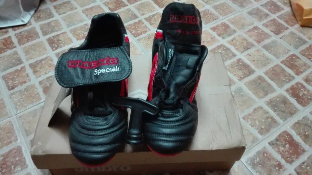 Botas futebol Umbro
