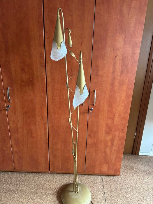 Zestaw oświetleniowy: żyrandol, kinkiety, lampa