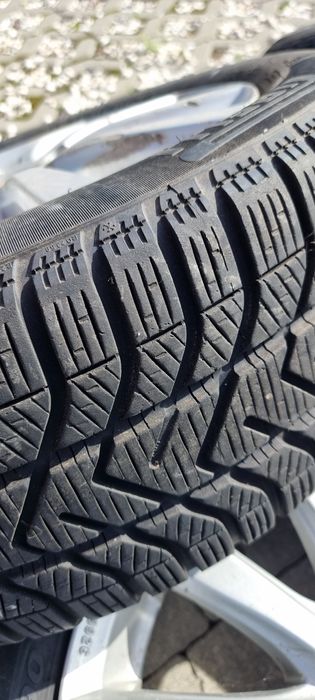 Koła z oponami zimowymi Nissan Leaf
Oryginał Nissan