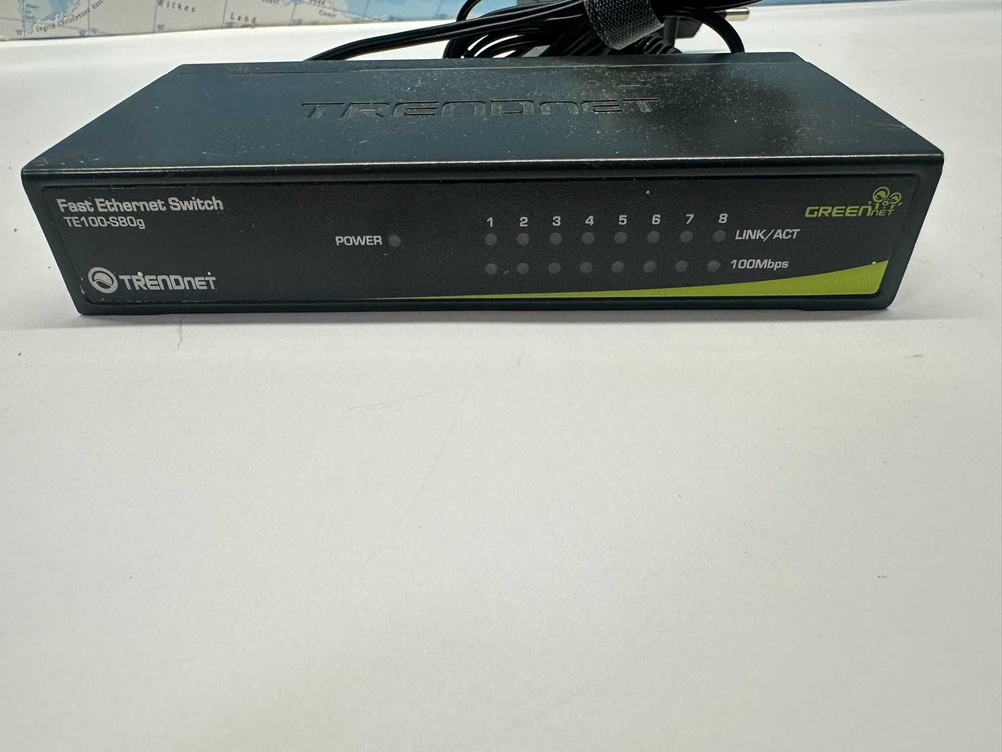 Switch 8 portów  10/100Mbps. Trendnet