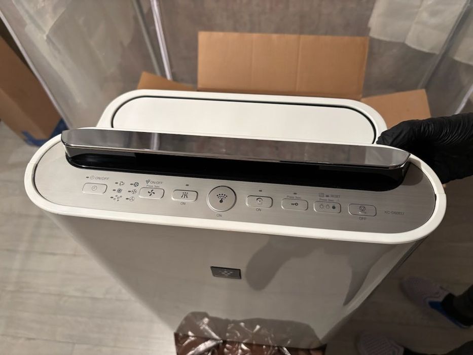 Oczyszczacz powietrza SHARP KC-D60EU-W.