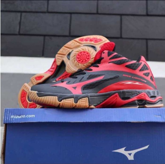 Кросівки MIZUNO #чоловіче взуття #мода і стіль