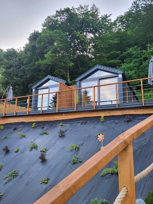 SŁONECZNY BRZEG Noclegi - domki z jacuzzi nad Jeziorem Rożnowskim