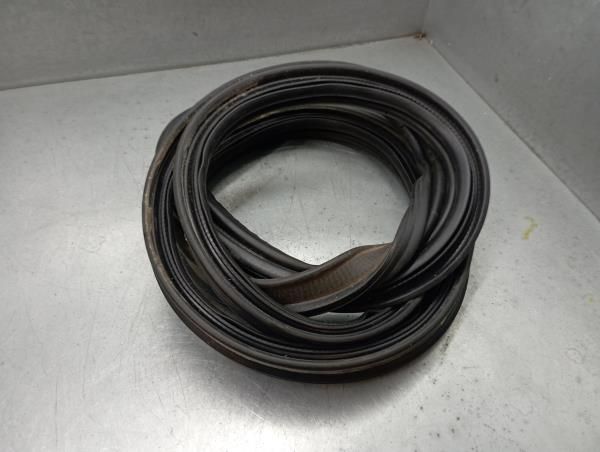 Revestimento porta frente esquerdo RENAULT Captur II