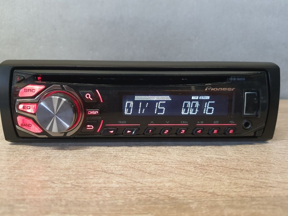 Radio Samochodowe Pioneer z CD, USB, AUX, DEH-1600UB Podś. Czerwone