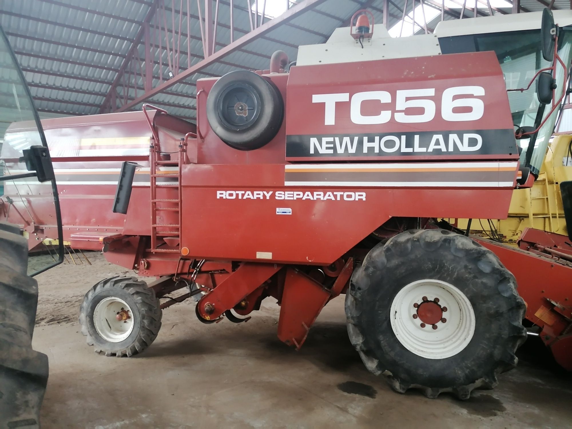 Kombajn zbożowy new holland tc 56  class john derre