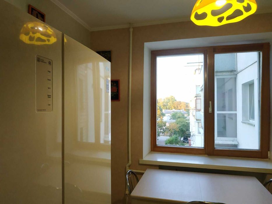 Продаж 4-кімн.кв. з великим тамбуром (власник)