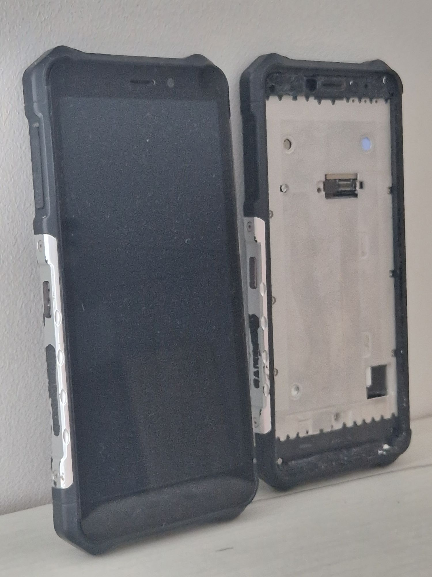 Telefon HAMMER Iron 3 LTE uszkodzony wyswietlacz
