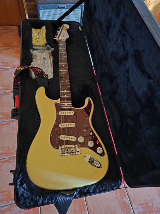 Fender American Standard Limited Edition Stratocaster RW Vintage White