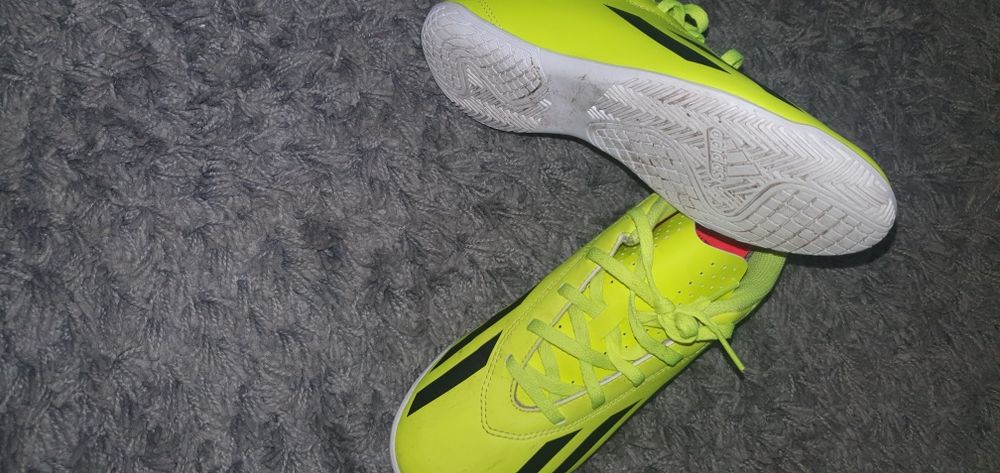 Chuteiras adidas 36.5