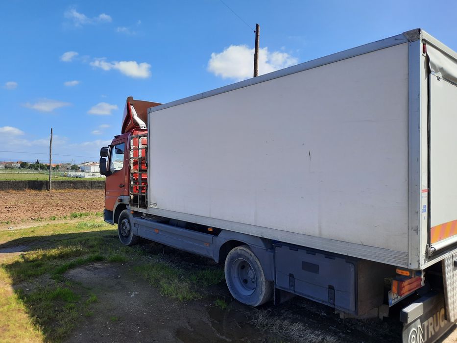 Camião Mercedes Atego