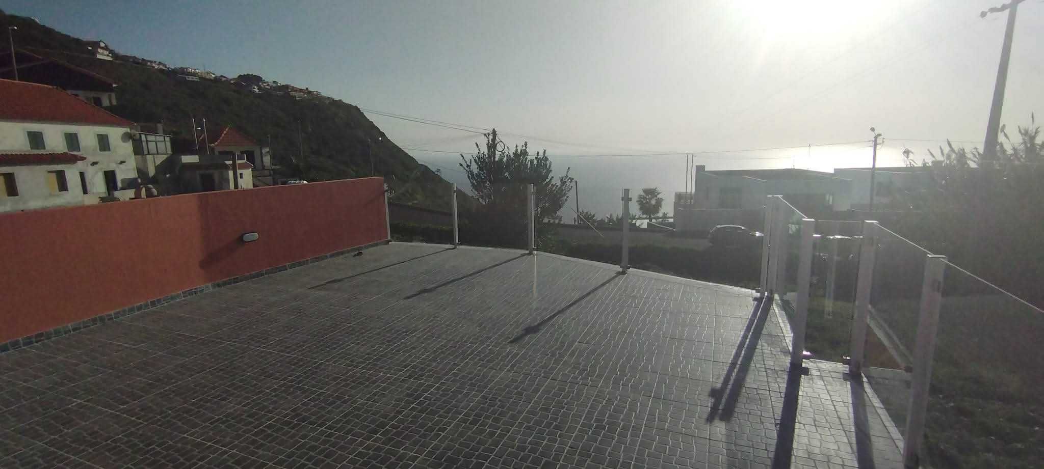 Moradia T3 Remodelada com 2 Suítes — Arco da Calheta (Madeira)